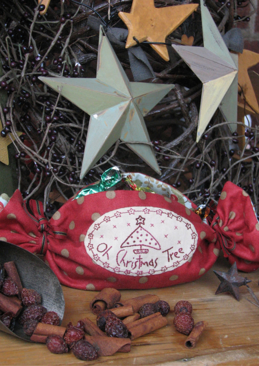 anni-downs-stitcheries-christmas-bon-bon-patron-broderie-no-l image 1