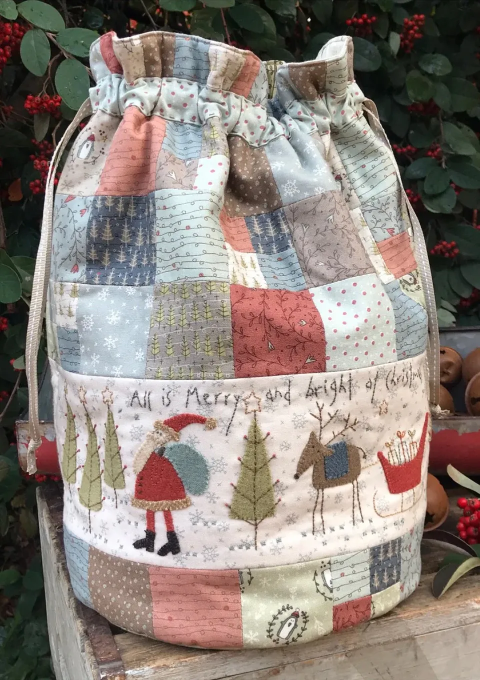 anni-downs-all-is-merry-and-bright-patron-sac-no-l-appliqu image 1