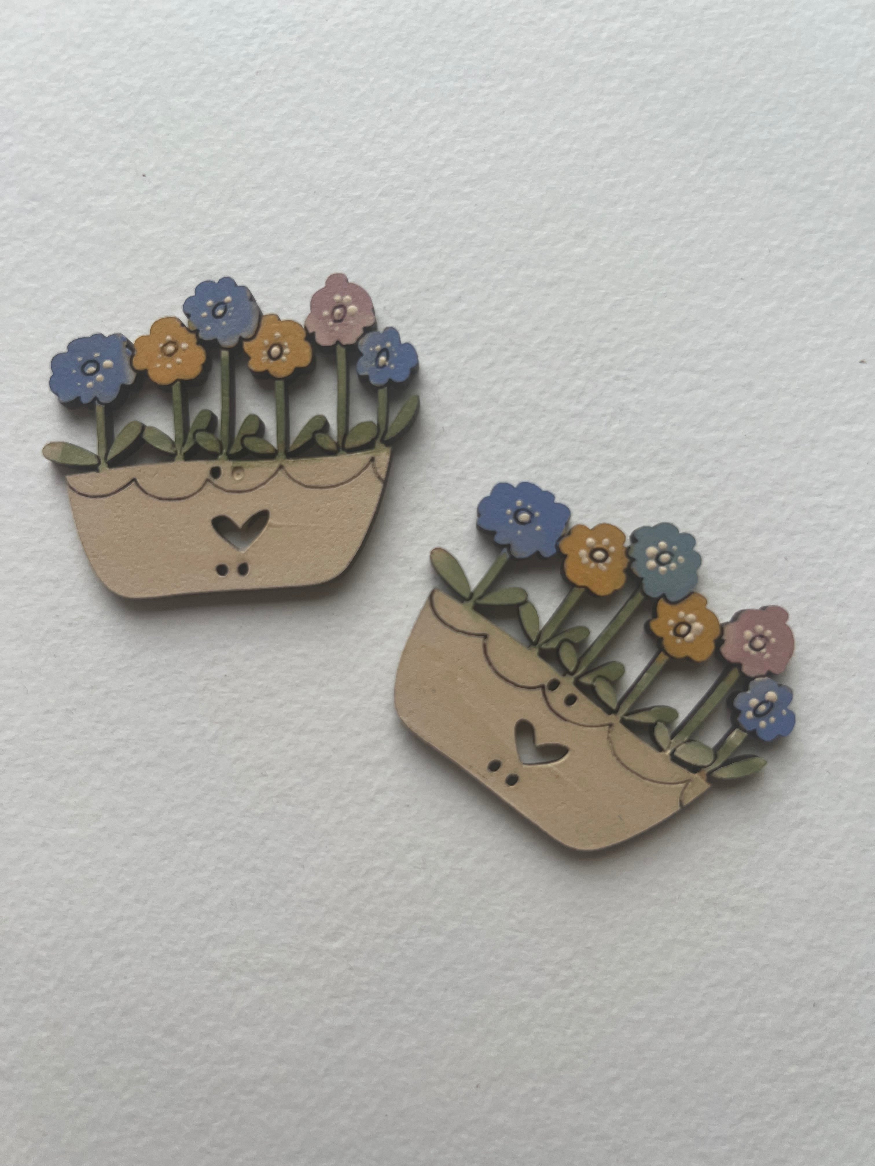 anni-downs-giftware-oblong-pot-flowers-bouton-bois-pastel image 6