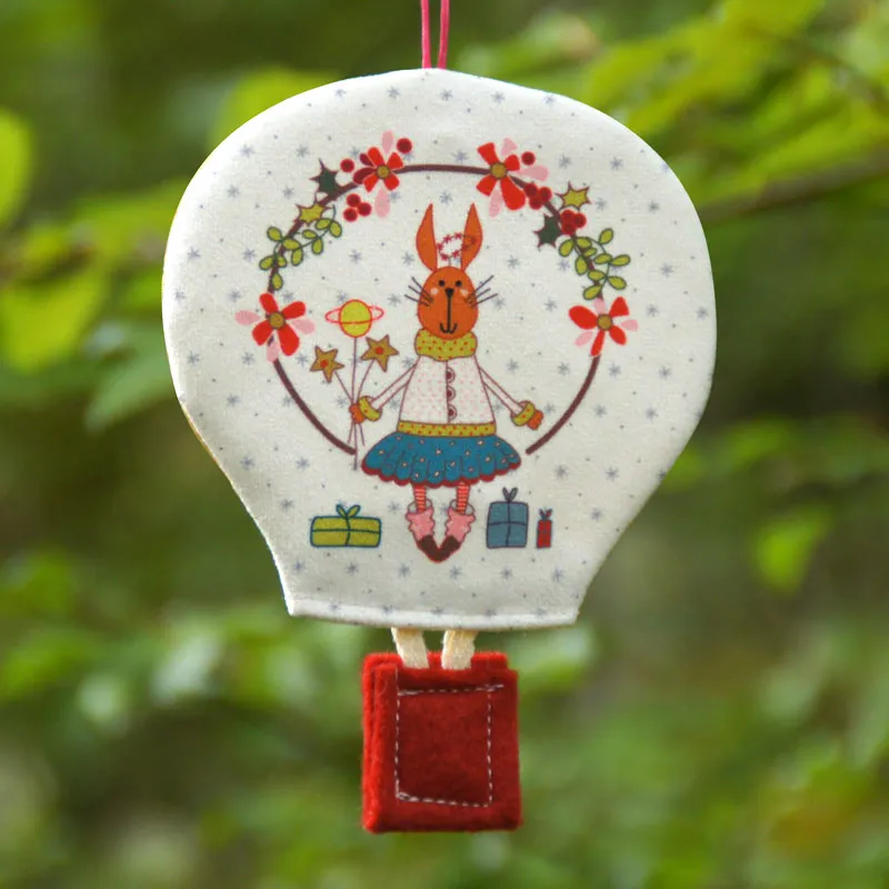atelier-des-abcdaires-d-co-no-l-montgolfi-re-lapine-tutu-velours image 1