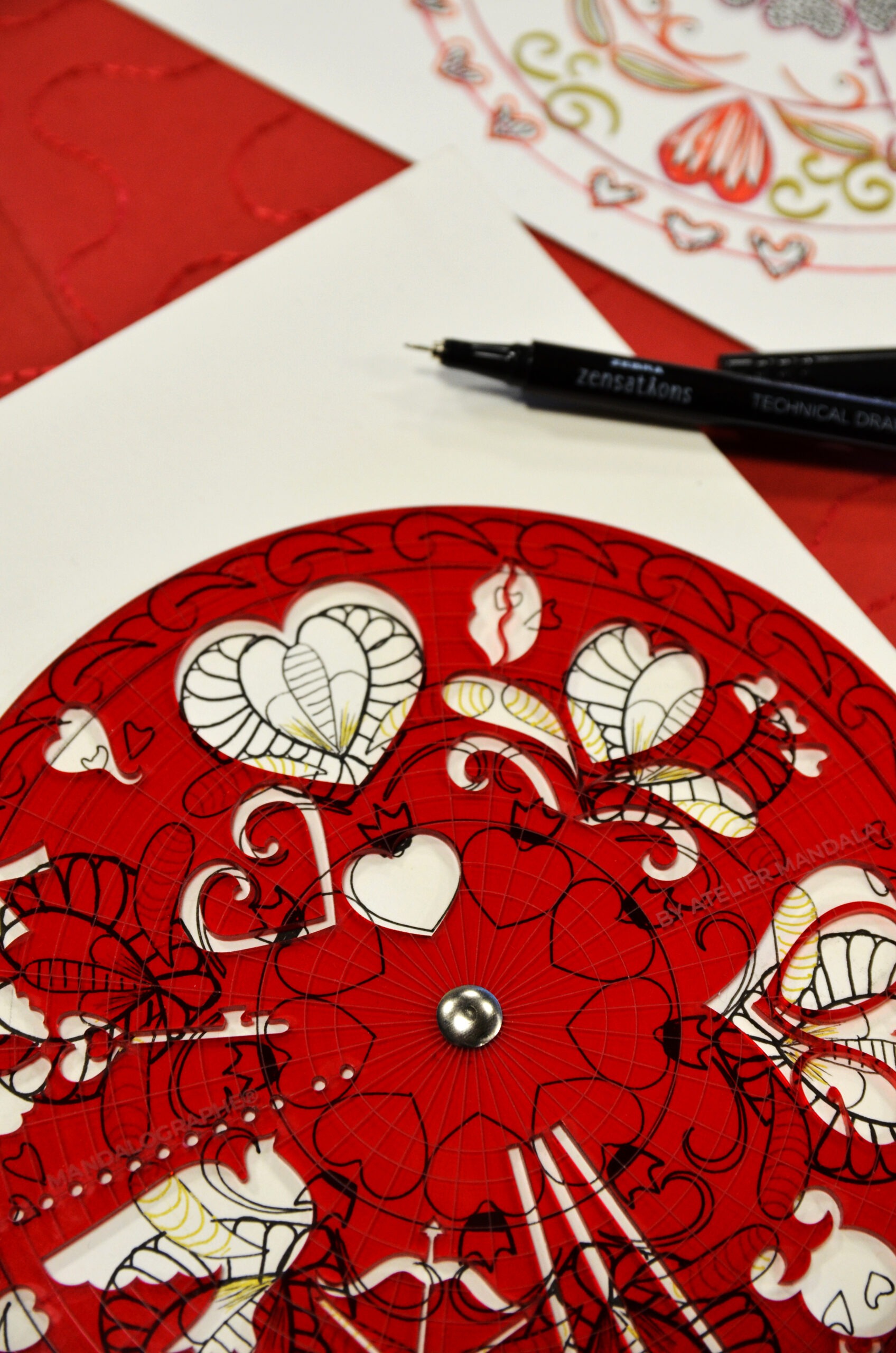 atelier-mandala-mandalographe-amour-outil-mandala-c-urs-dition-rouge image 2