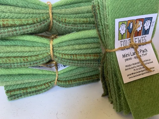 anni-downs-woven-wool-bowling-green-mini-lamb-pack-tissu-vert image 1