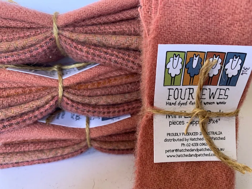 anni-downs-woven-wool-mini-lamb-pack-laine-rose-poudr image 1