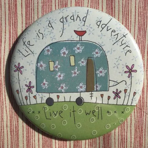 anni-downs-life-is-a-grand-adventure-miroir-poche-75-mm image 1