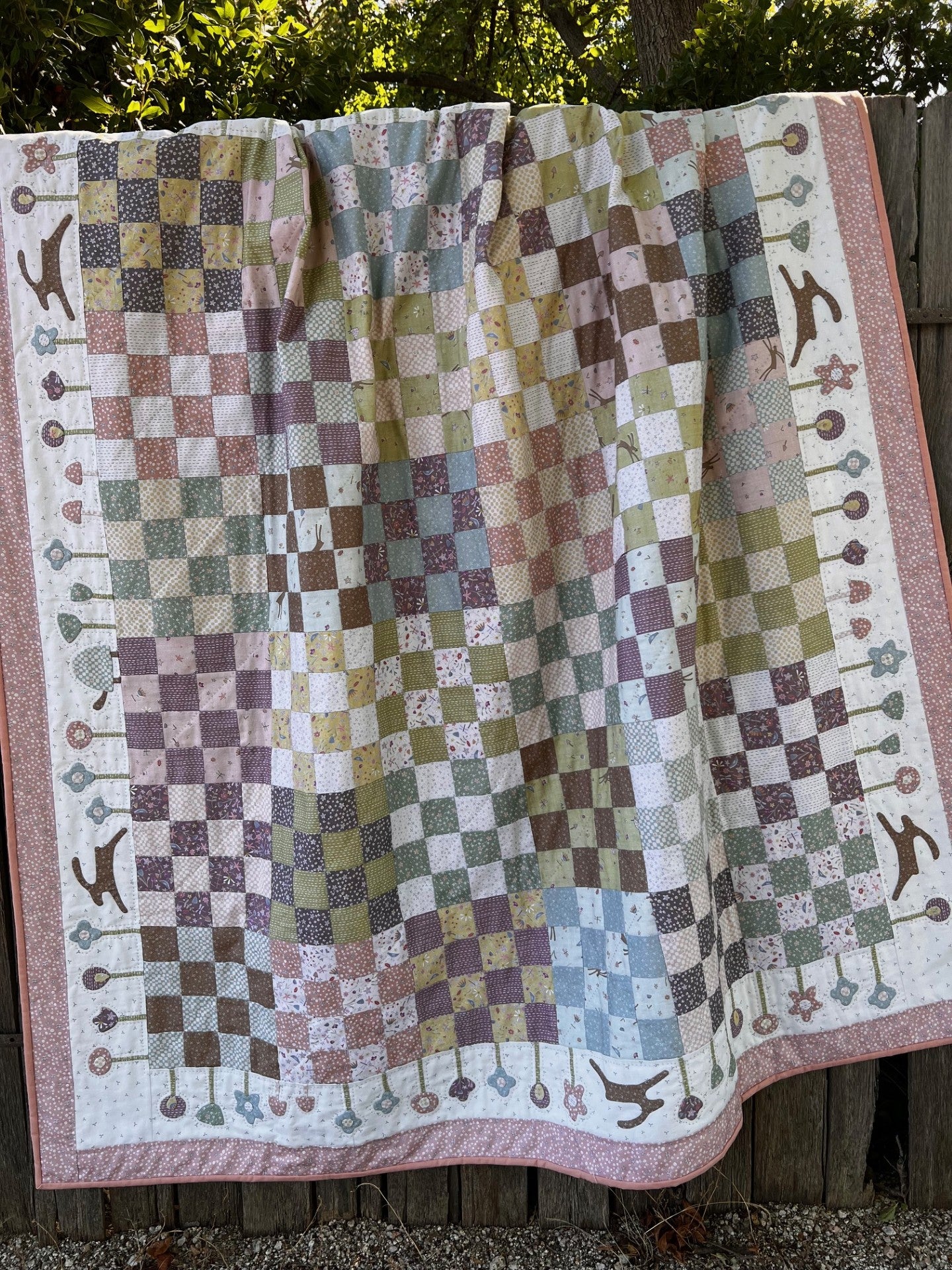 anni-downs-around-the-mulberry-bush-patron-quilt-appliqu-li-vre image 1