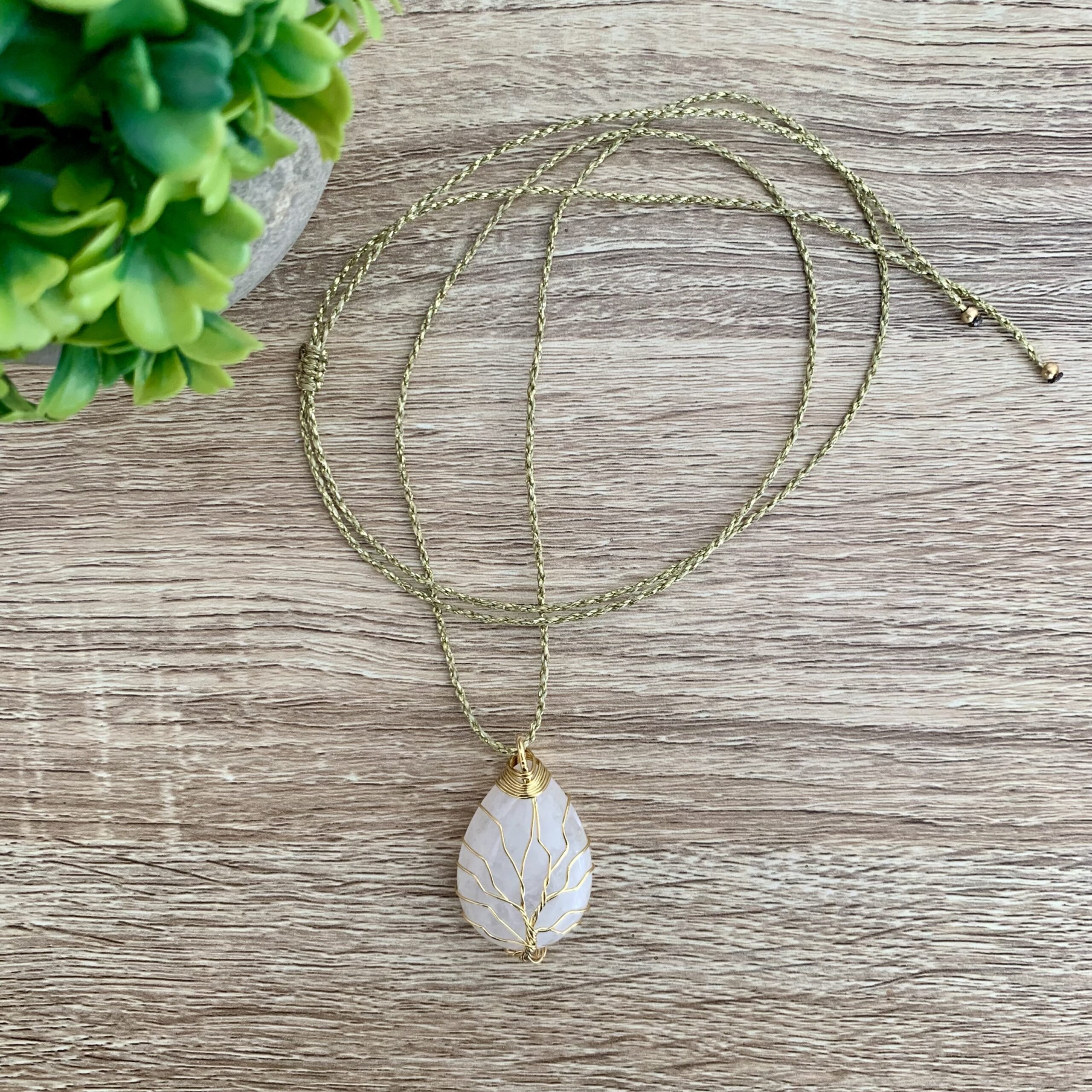 atelier-n-caux-bijoux-collier-micro-macram-pierre-naturelle-goutte-ajustable image 4