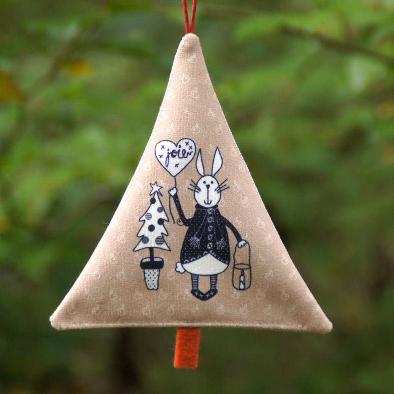 atelier-des-abcdaires-sapin-lapin-au-ballon-kraft-d-co-no-l-velours image 1
