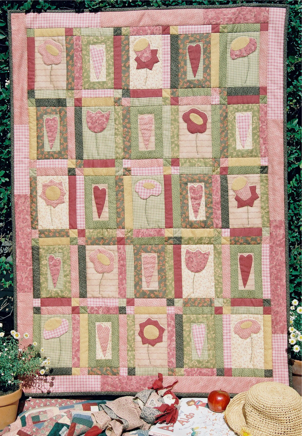 anni-downs-stitcheries-phoebe-s-first-birthday-patron-appliqu image 1