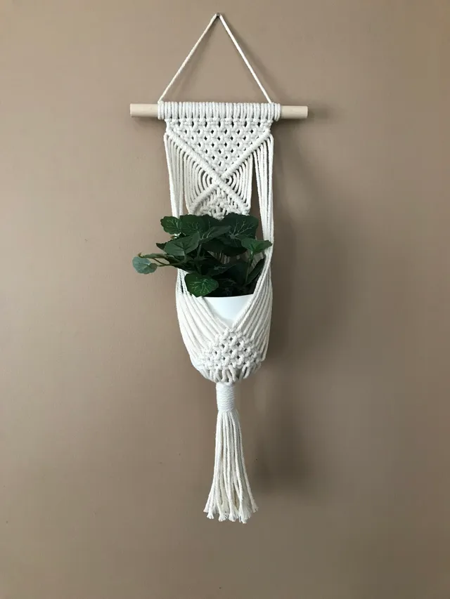 atelier-n-caux-pilea-support-plante-macram-beige-50-cm image 1