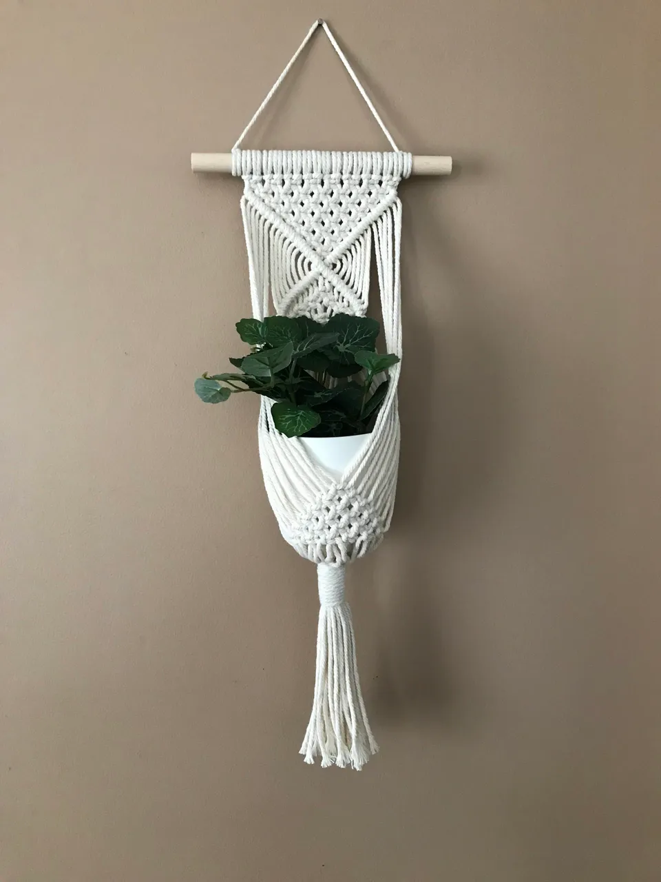 atelier-n-caux-pilea-support-plante-macram-beige-50-cm image 1