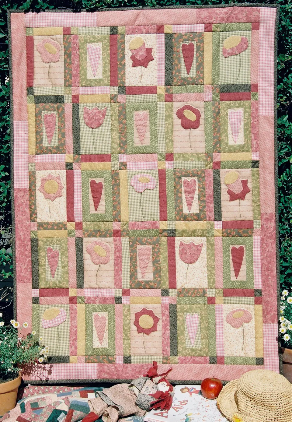 anni-downs-stitcheries-phoebe-s-first-birthday-patron-appliqu image 1