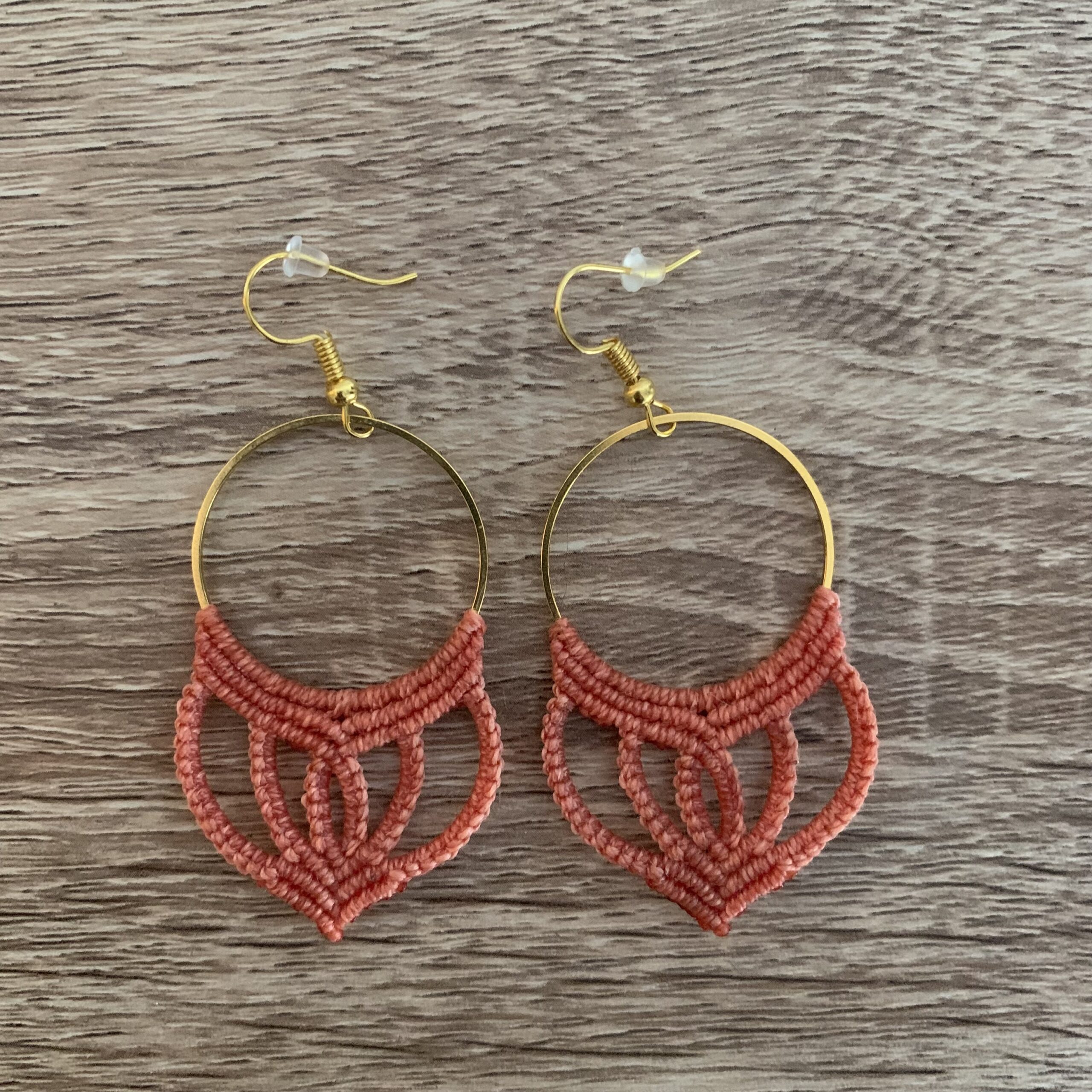 atelier-n-caux-romy-boucles-d-oreilles-micro-macram-dor image 6