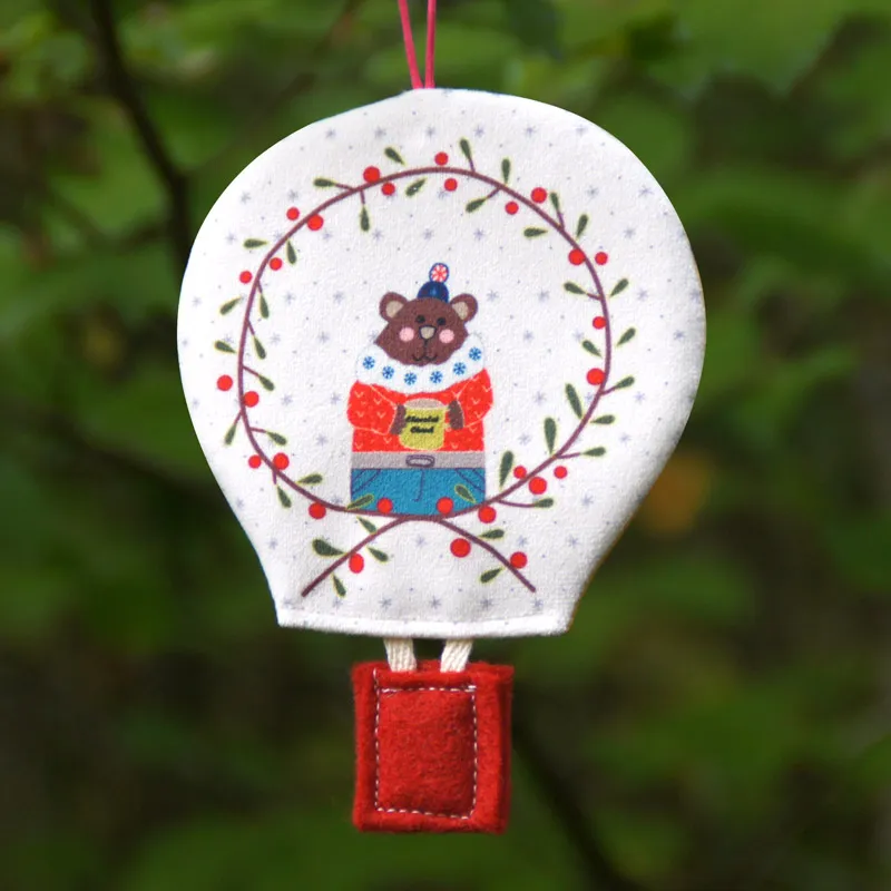 atelier-des-abcdaires-d-co-no-l-montgolfi-re-ours-classique-d-co-velours image 1