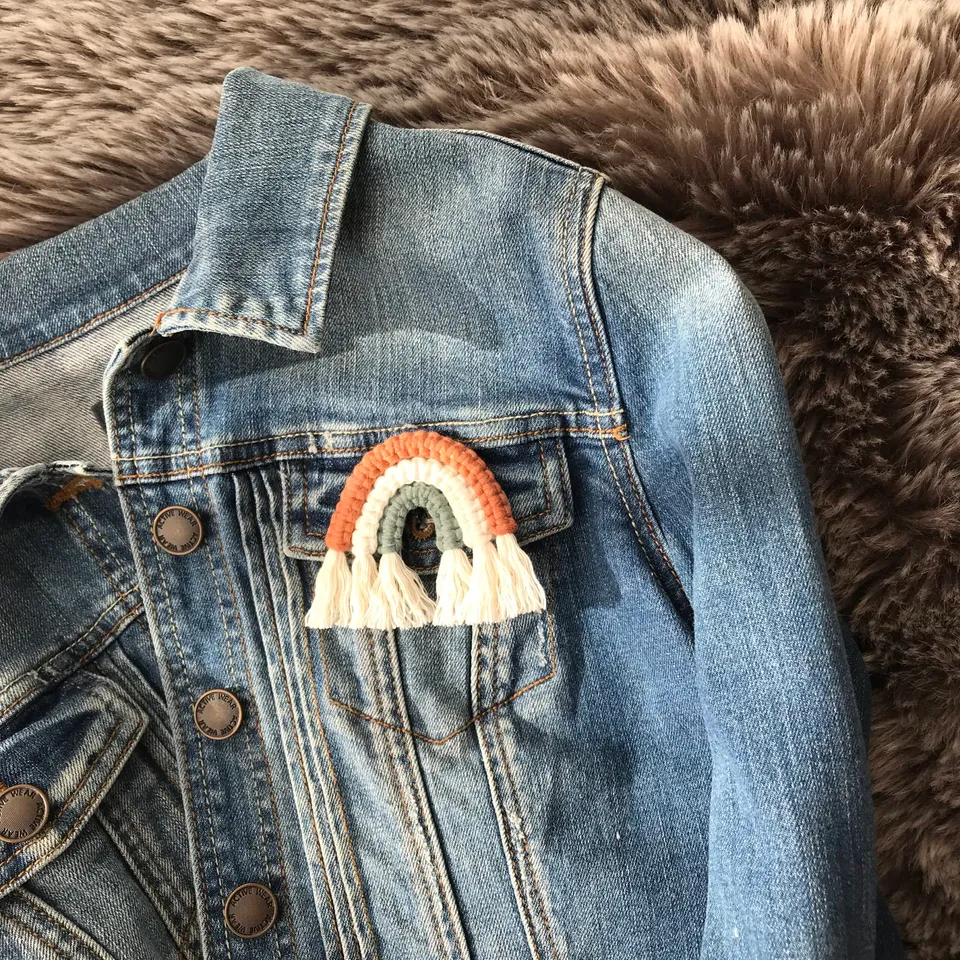 atelier-n-caux-arc-en-ciel-broche-macram-coton-7-cm image 1