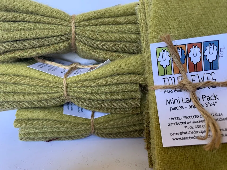 anni-downs-woven-wool-lime-juice-mini-lamb-pack-laine-verte image 1