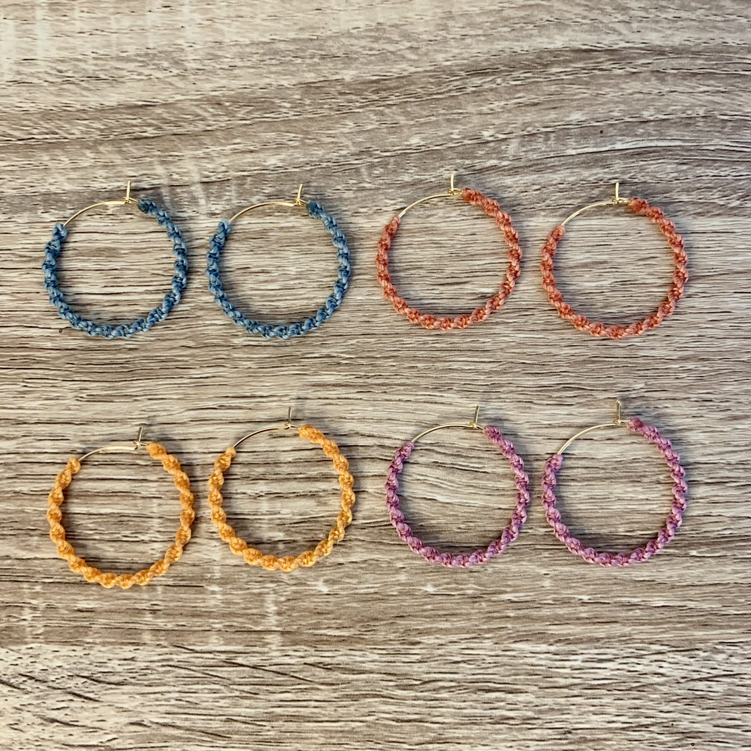 atelier-n-caux-boucles-d-oreilles-micro-macram-isalia-dor-4-coloris image 1