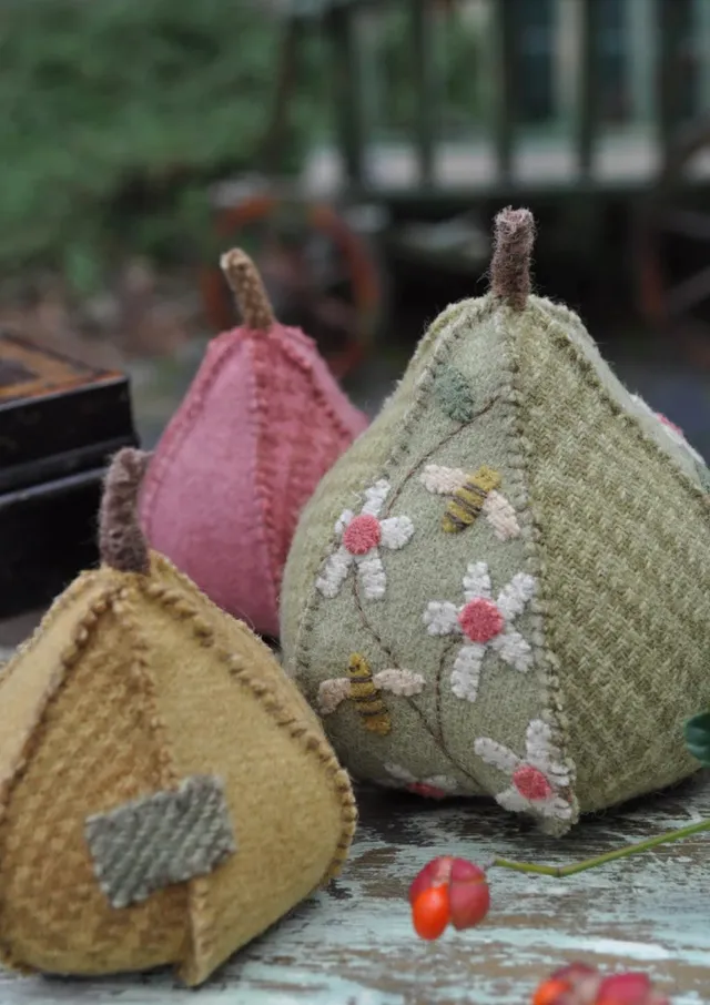 anni-downs-pincushions-pear-tree-pique-aiguilles-patron-appliqu-laine image 1