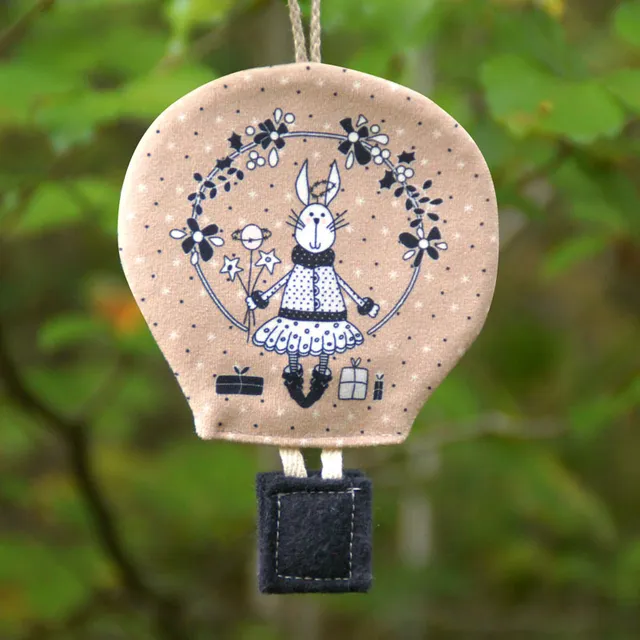 atelier-des-abcdaires-d-co-de-no-l-montgolfi-re-lapine-tutu-kraft image 1