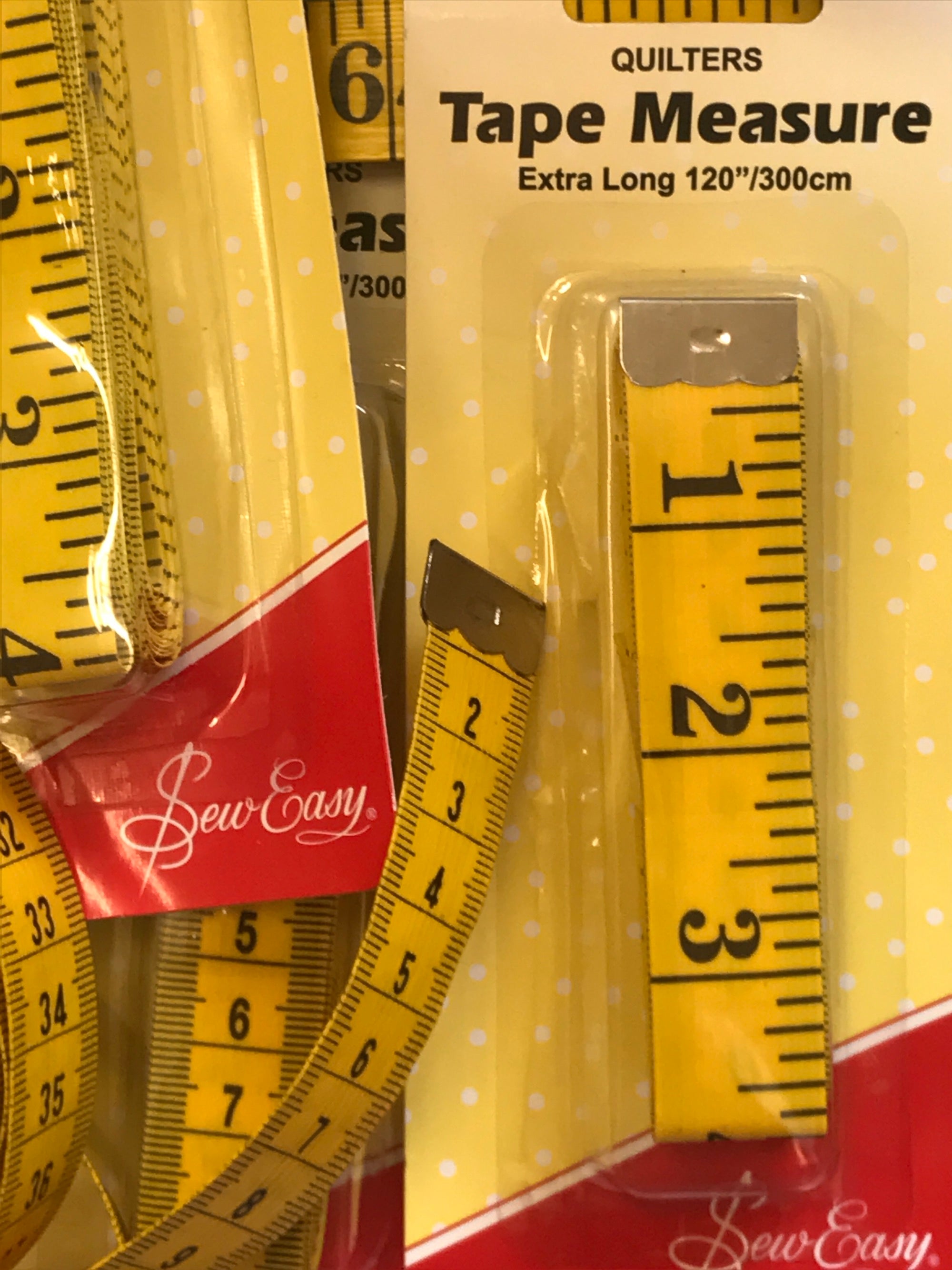 anni-downs-tools-tape-measure-m-tre-ruban-couture-atelier image 1
