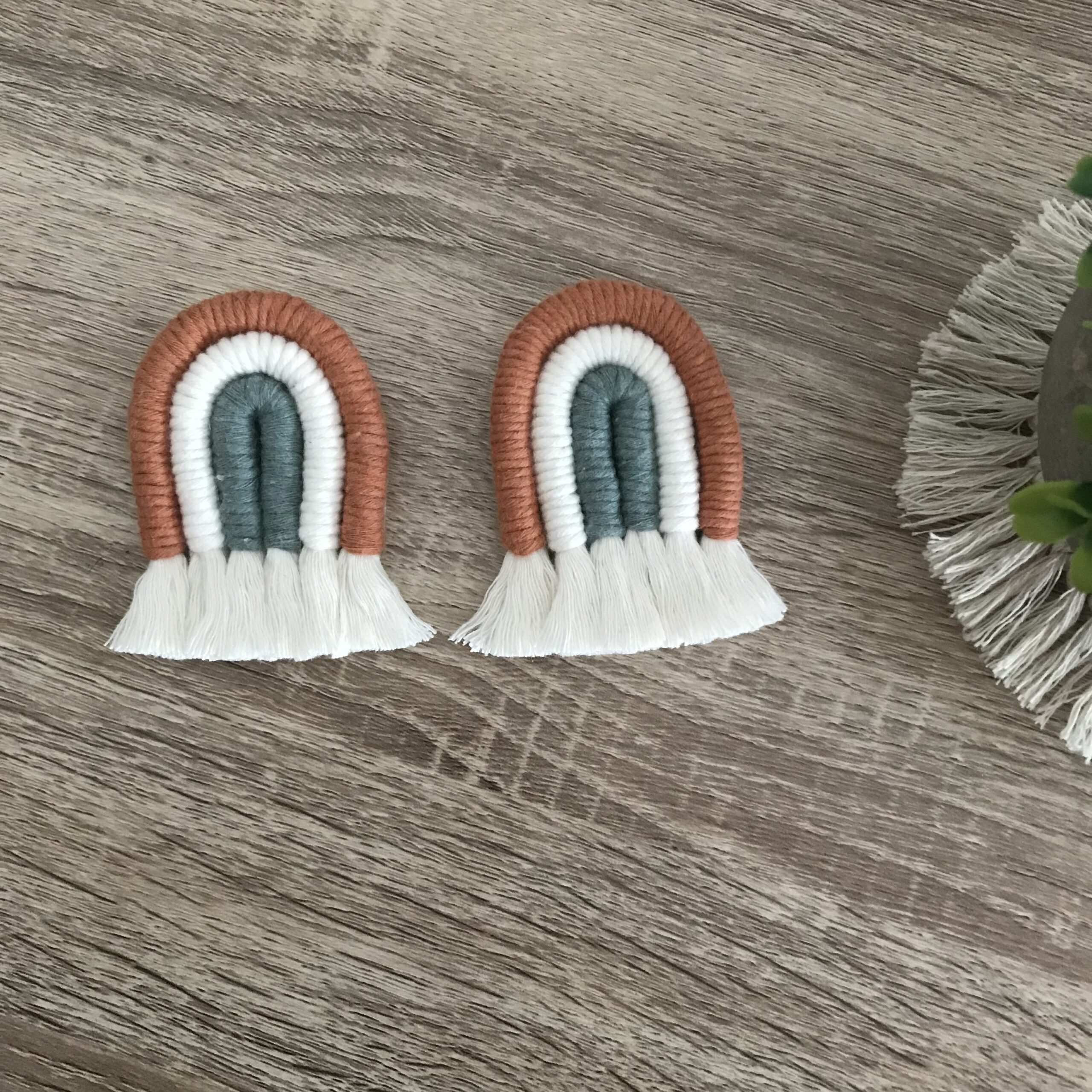 atelier-n-caux-broches-en-macram-broche-macram-coton-argent image 4