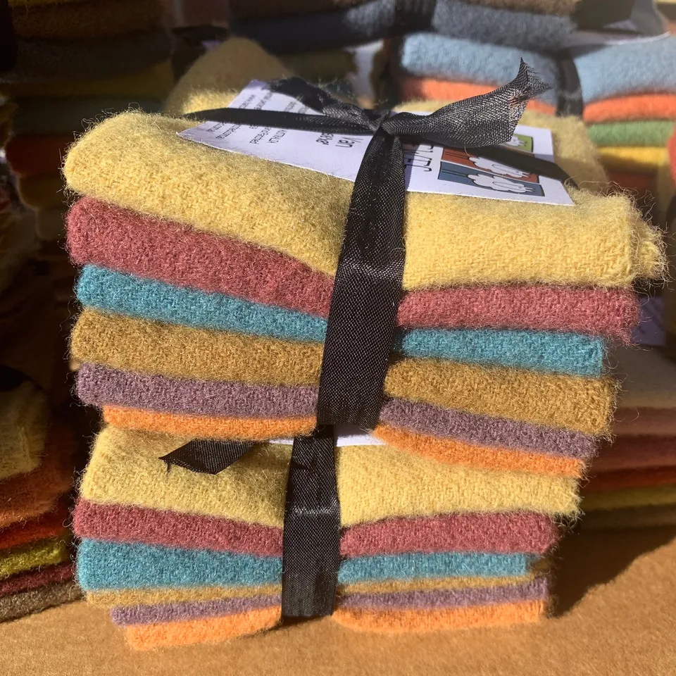 anni-downs-woven-wool-retro-van-tissu-laine-lot-6-unies-teint-main image 1