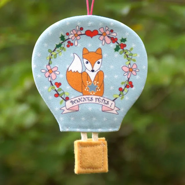 atelier-des-abcdaires-d-co-de-no-l-montgolfi-re-renard-d-coration-velours-seul image 1