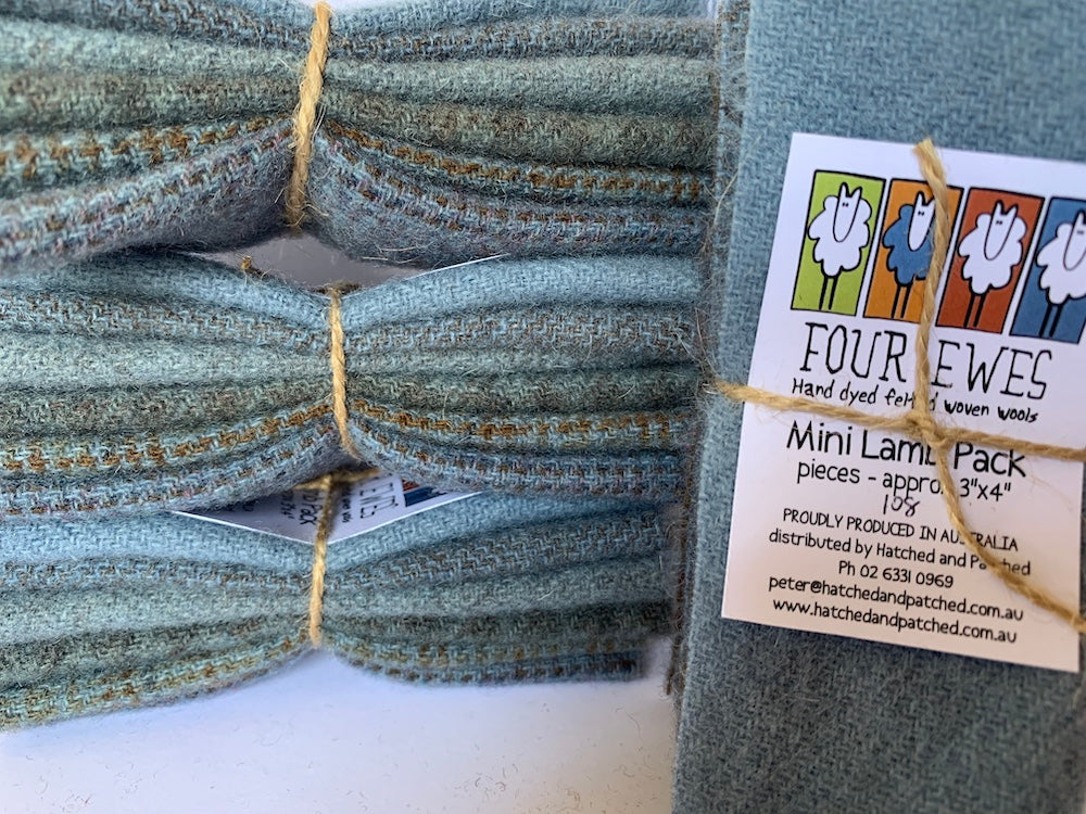 anni-downs-woven-wool-108-steam-engine-laine-tiss-e-grise image 2