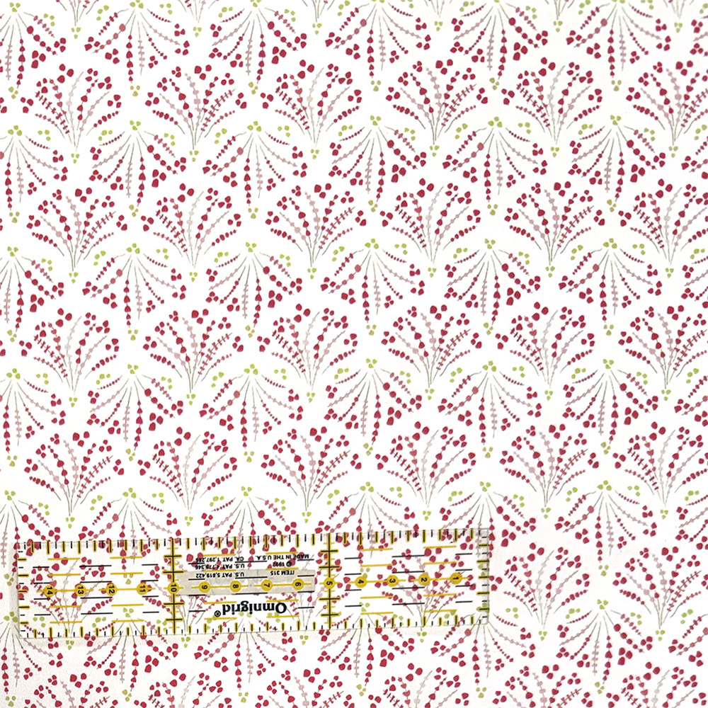 atelier-des-abcdaires-rosy-satin-de-coton-coquilles-fond-blanc-tissu image 2