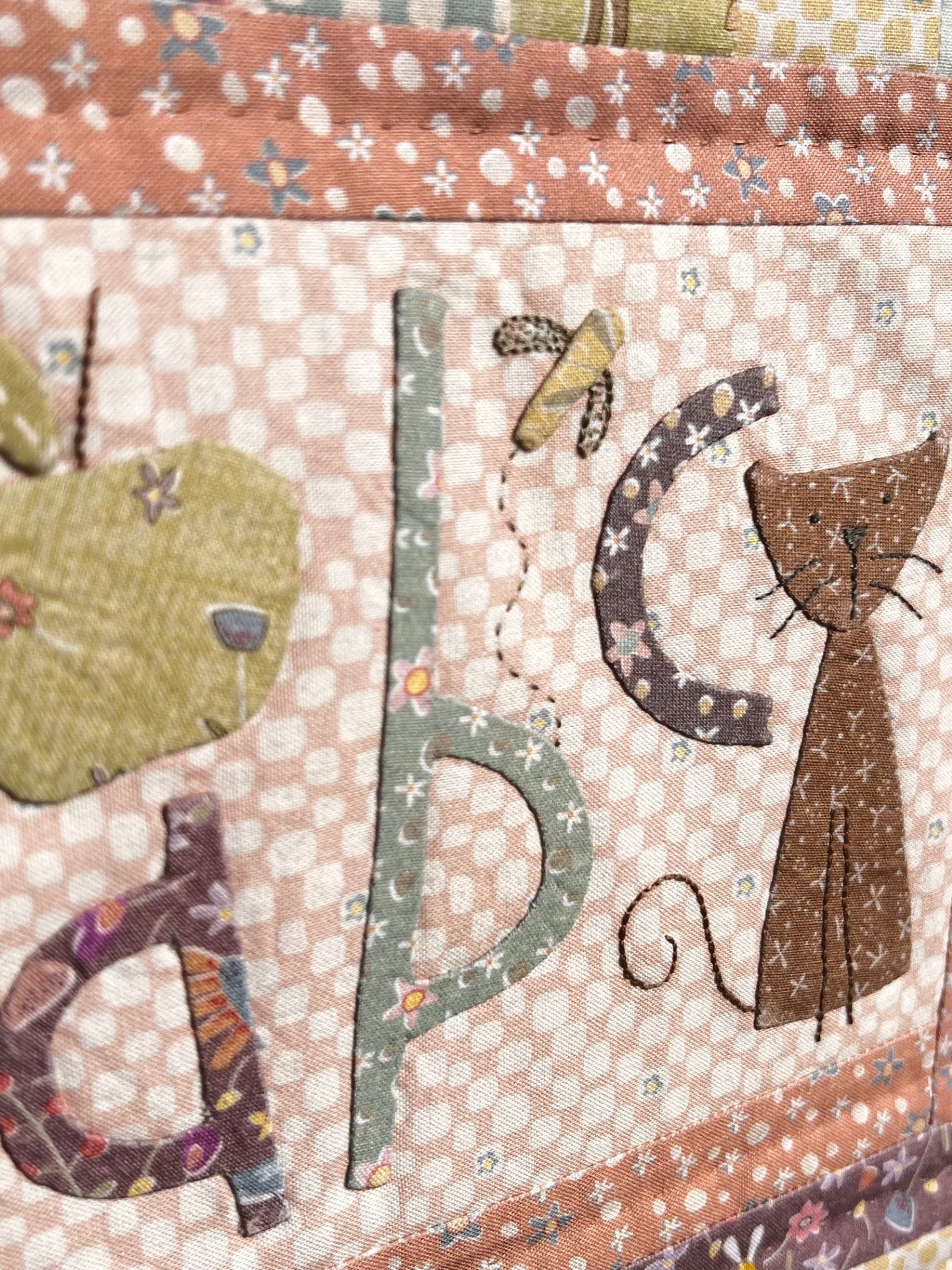 anni-downs-stitcheries-time-to-daydream-patron-quilt-b-b image 3