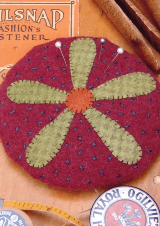 anni-downs-lazy-daisy-pincushion-pique-aiguilles-kit image 1